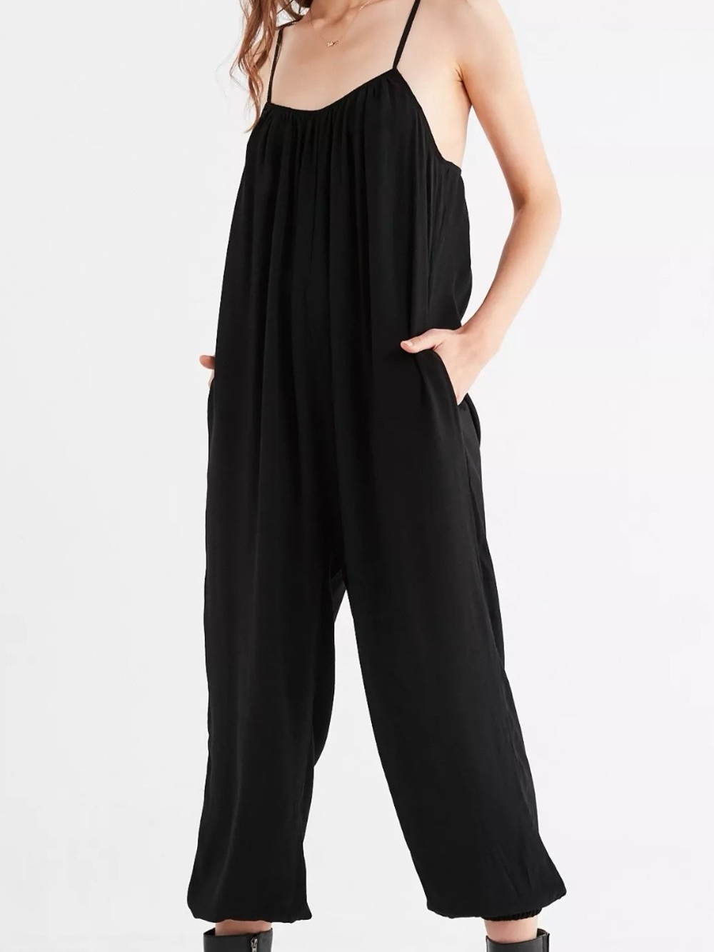 Urban Outfitters UO Slouchy Leg Jumpsuit – Black Size M